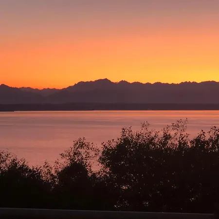 1-Bedroom Seaview Guesthouse On Seattle Luxury Estate With Views Of Olympic Mountains Exterior foto