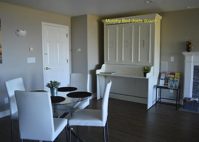 1-Bedroom Seaview Guesthouse On Seattle Luxury Estate With Views Of Olympic Mountains